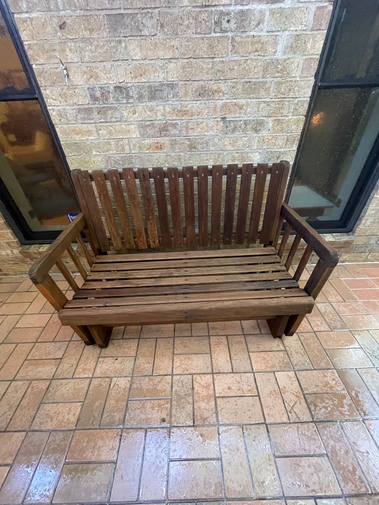 Cleaned Wooden Bench – Fort Worth, TX – Dorsal Professional Services