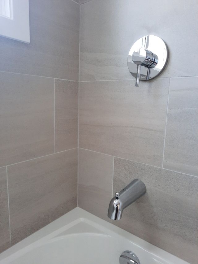 Why The Silicone In Your Shower Always, Silicone Sealant For Bathroom Tiles