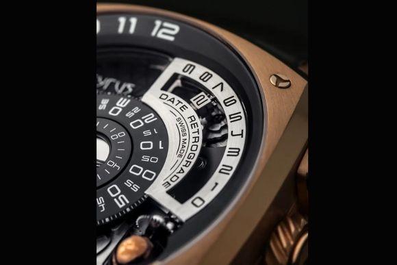 dettaglio di orologio Cyrus Watches modello Klepcys Moon