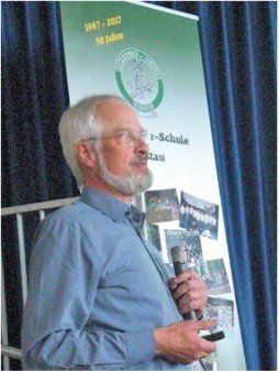Klaus Milke während des Vortrags in der Hahnheide-Schule Klaus Milke während des Vortrags in der Hahnheide-Schule