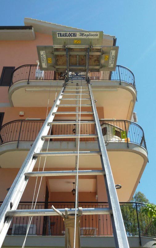 merci trasportate con montacarichi