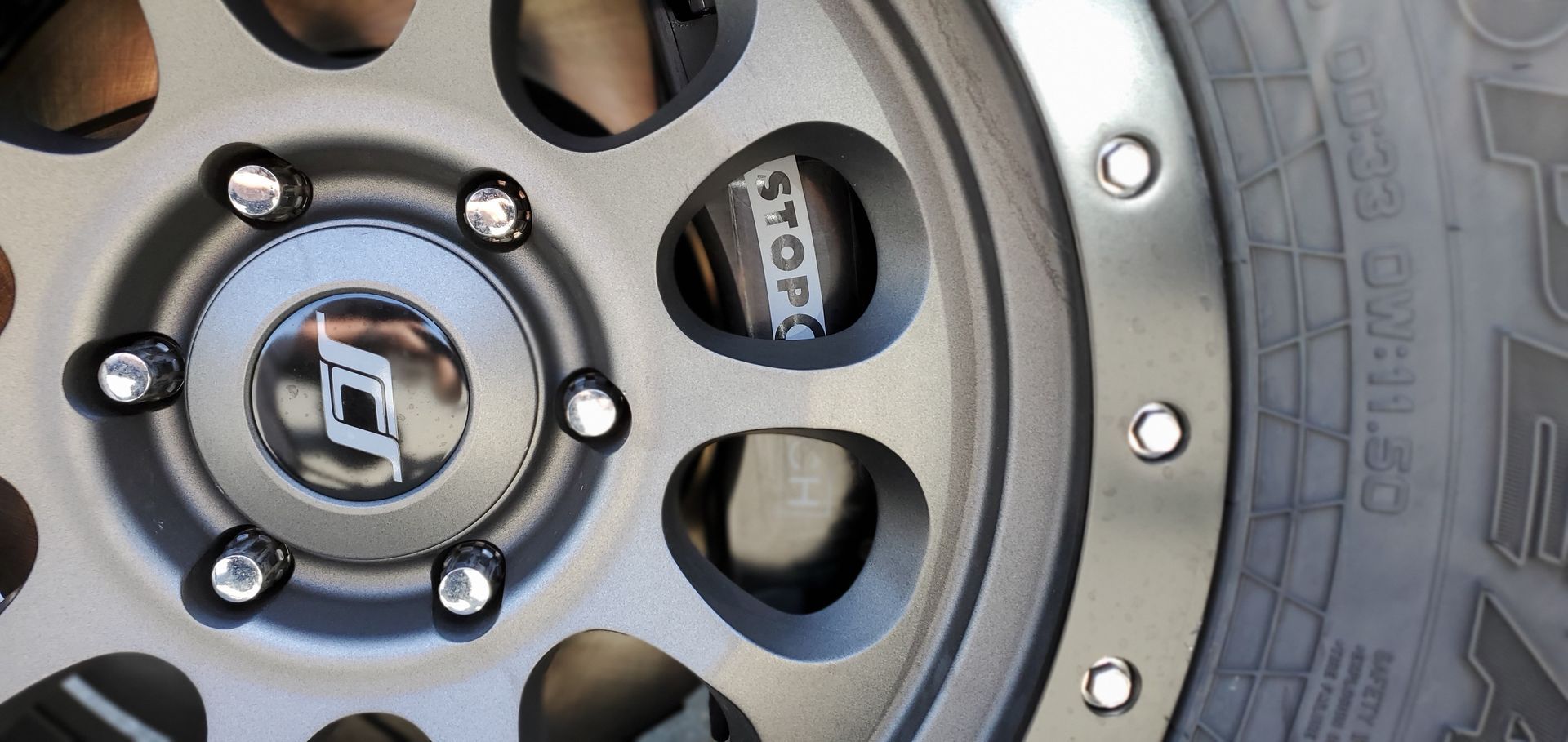 A close up of a wheel with the word strong on it | Griffin Motorwerke