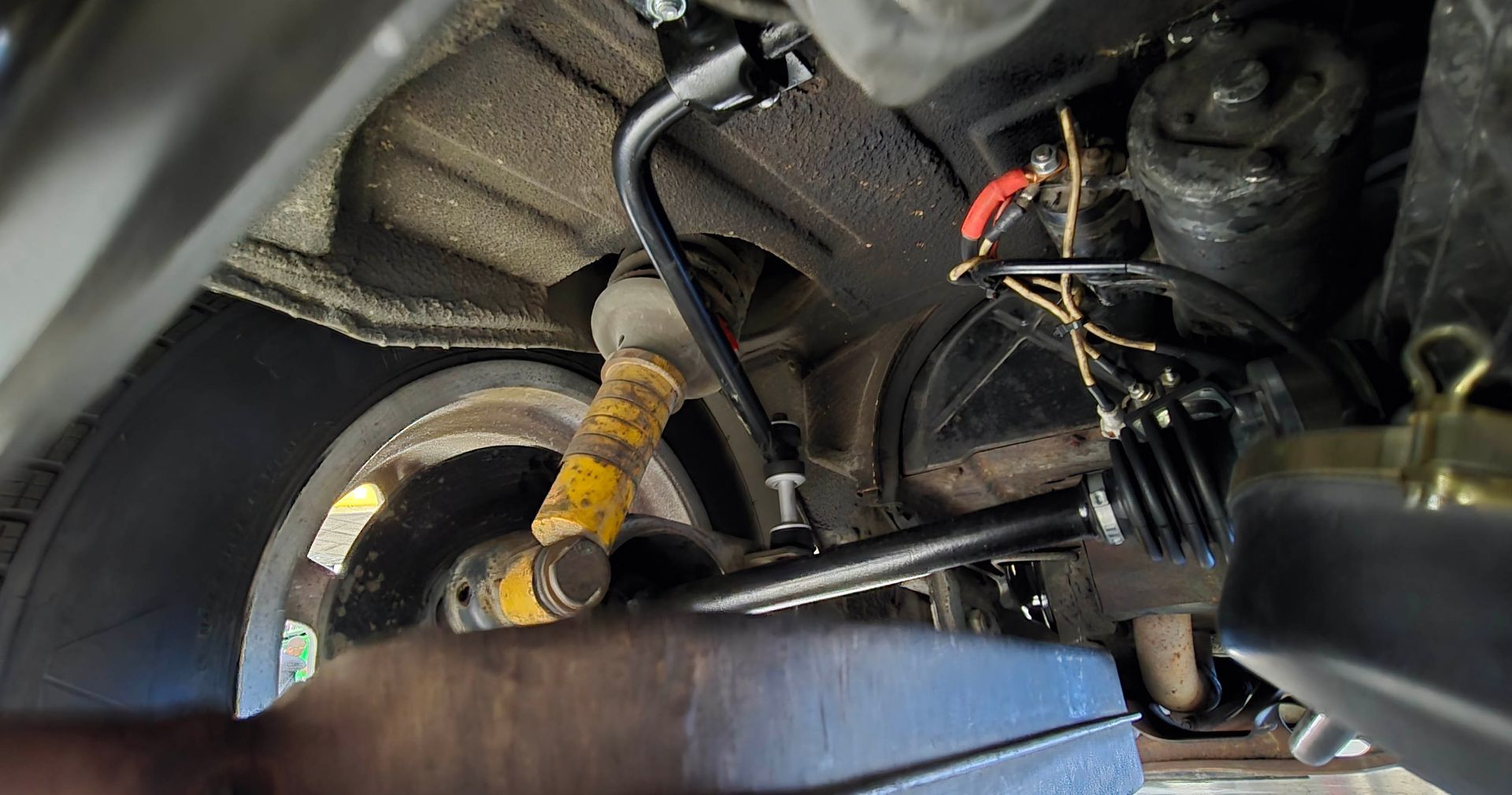 Porsche 914 rear suspension with sway bar links and serviced CV joints