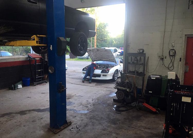 Knuckle Busters Auto Repair Gallery Image