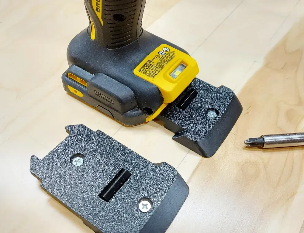 DEWALT 20V Tool Mount/holder - with Latching Clip