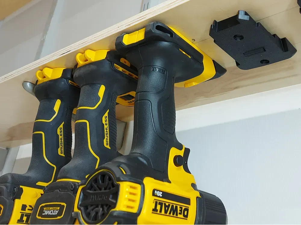 DEWALT 20V Tool Mount/holder - with Latching Clip