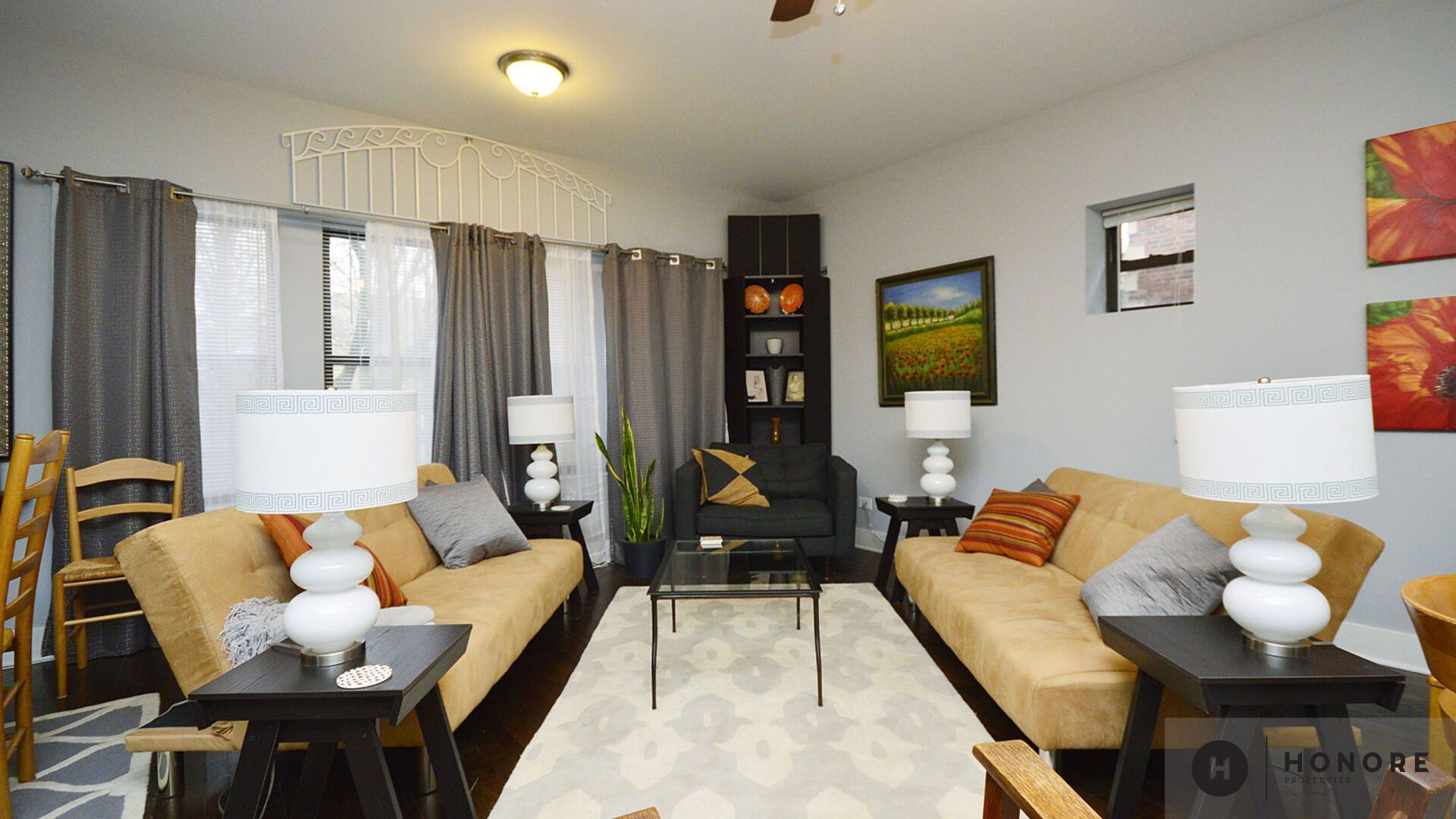 5553-59 N Magnolia living room