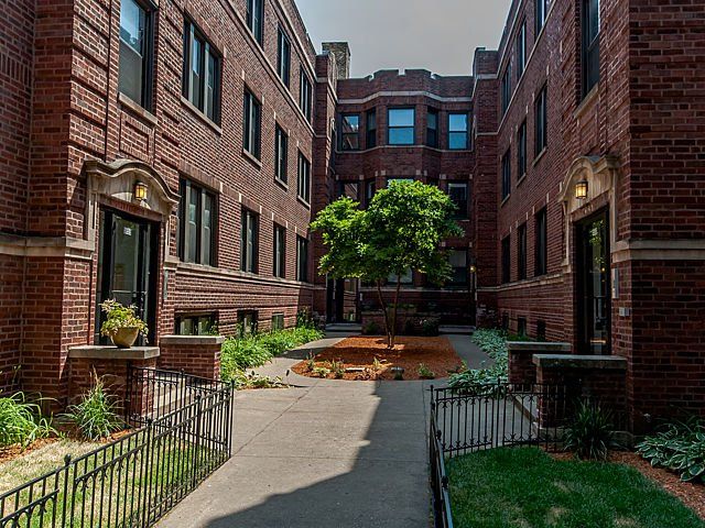 5553-59 N Magnolia Avenue Building