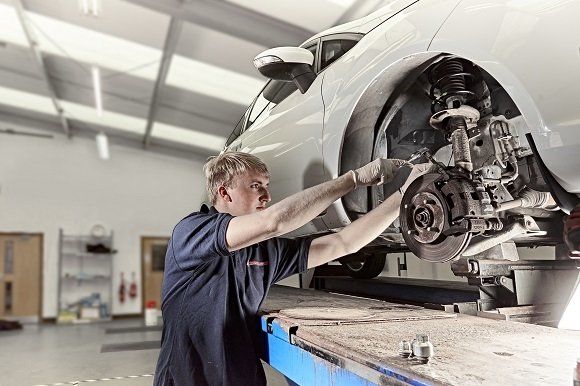 Brake & suspension repairs at Ravenscorf MOT & SErvcie Centre in Fleet, Hmaphires