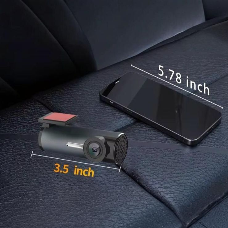 Diagrama de un coche con 3 vistas de cámara de salpicadero: frontal, interior y trasera