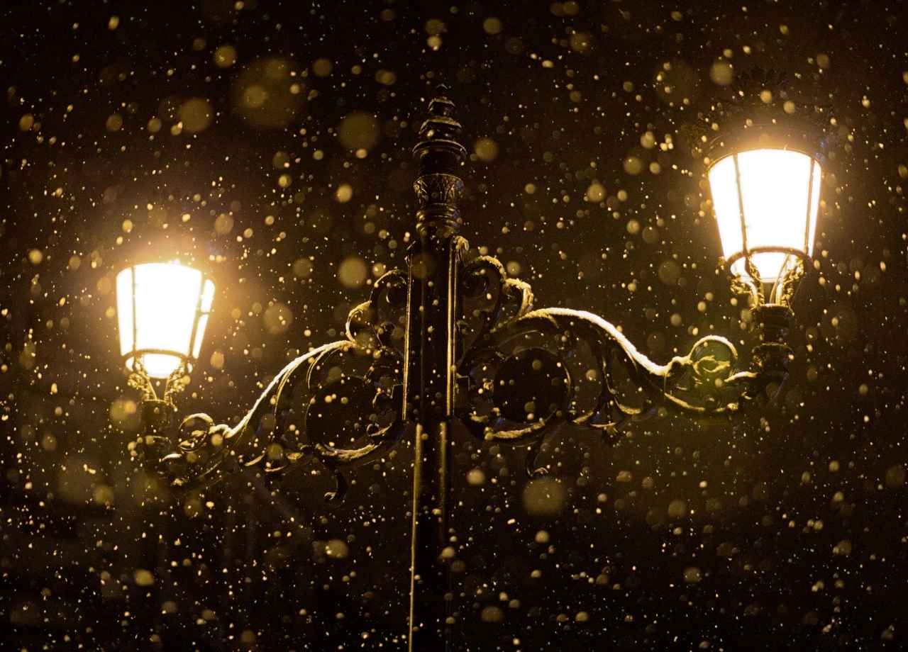 how to choose outdoor wall sconces