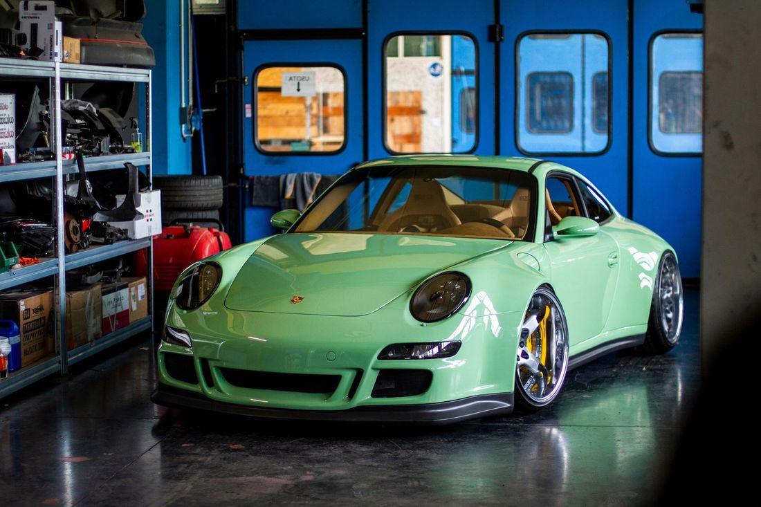 BTS-PORSCHE-997-INDECENT