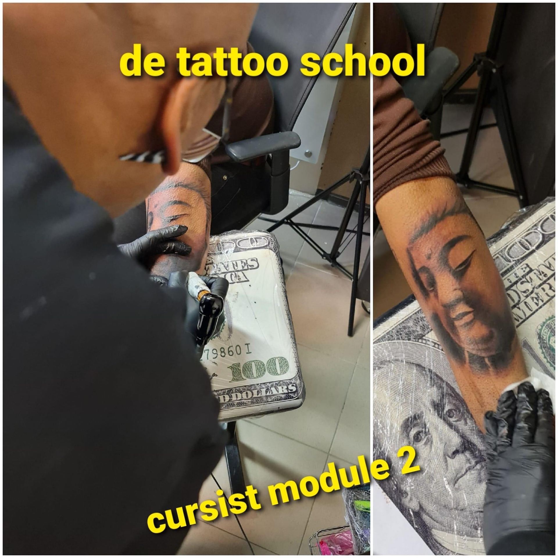 Tatoeëerder werkt aan een been, met een close-up van een Boeddha-tatoeage op een arm, in een tatoeageschool.