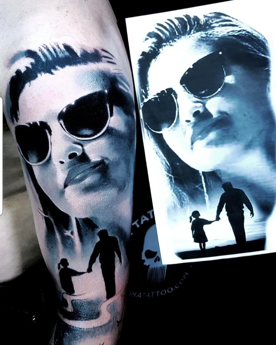 Tatoeage van een persoon met een zonnebril; daaronder het silhouet van een persoon die de hand van een kind vasthoudt.