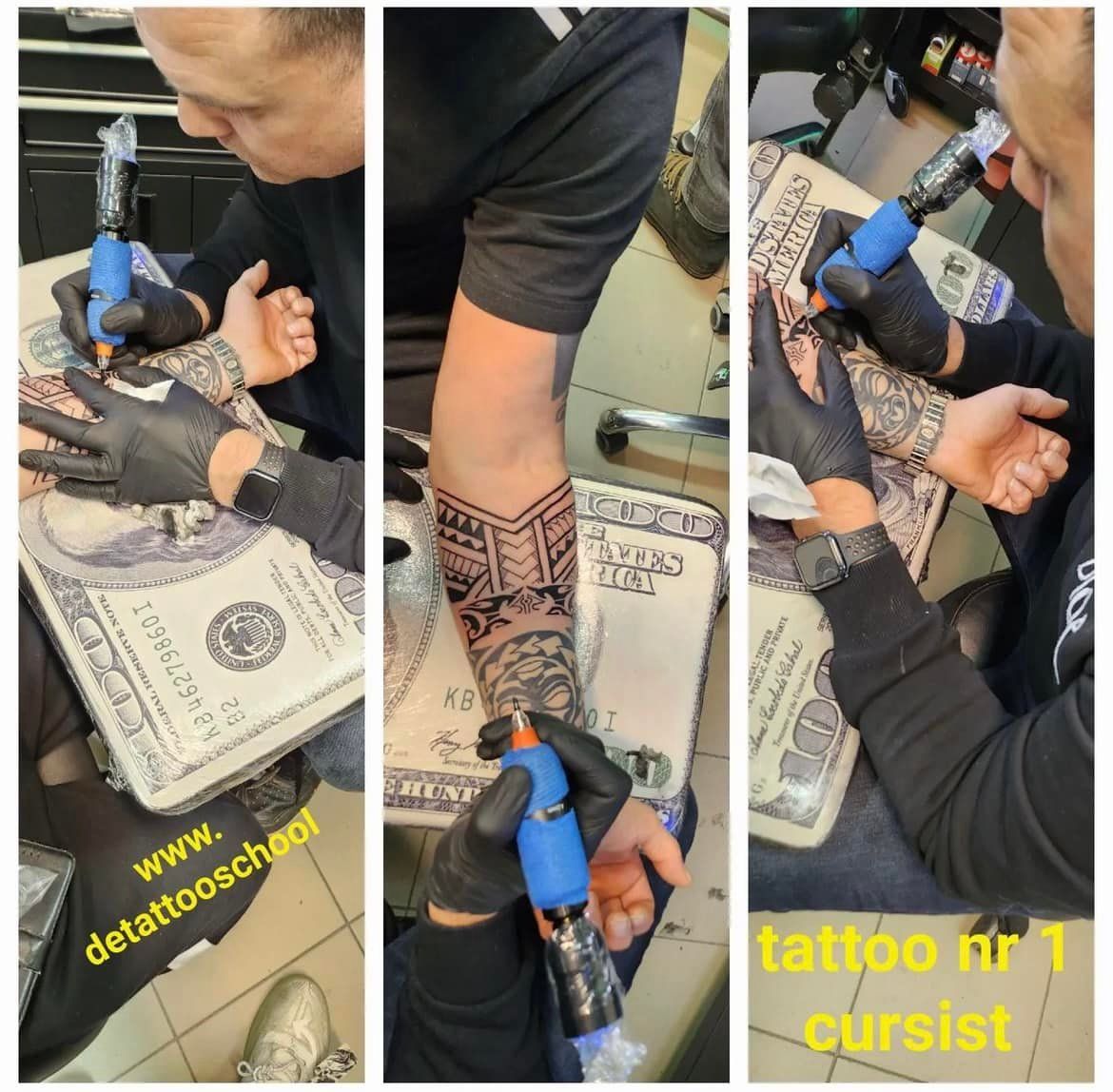 Tatoeëerder gebruikt een blauwe tatoeëermachine op de arm van een persoon. De tatoeage is zichtbaar op de arm, de werkruimte is versierd met een dollarbiljet.