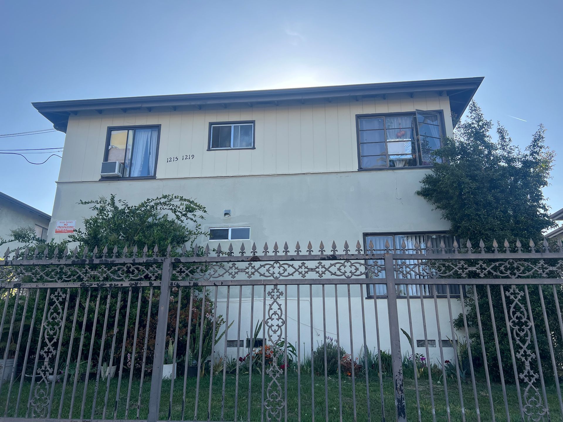 1205-1245 Menlo Ave Exterior