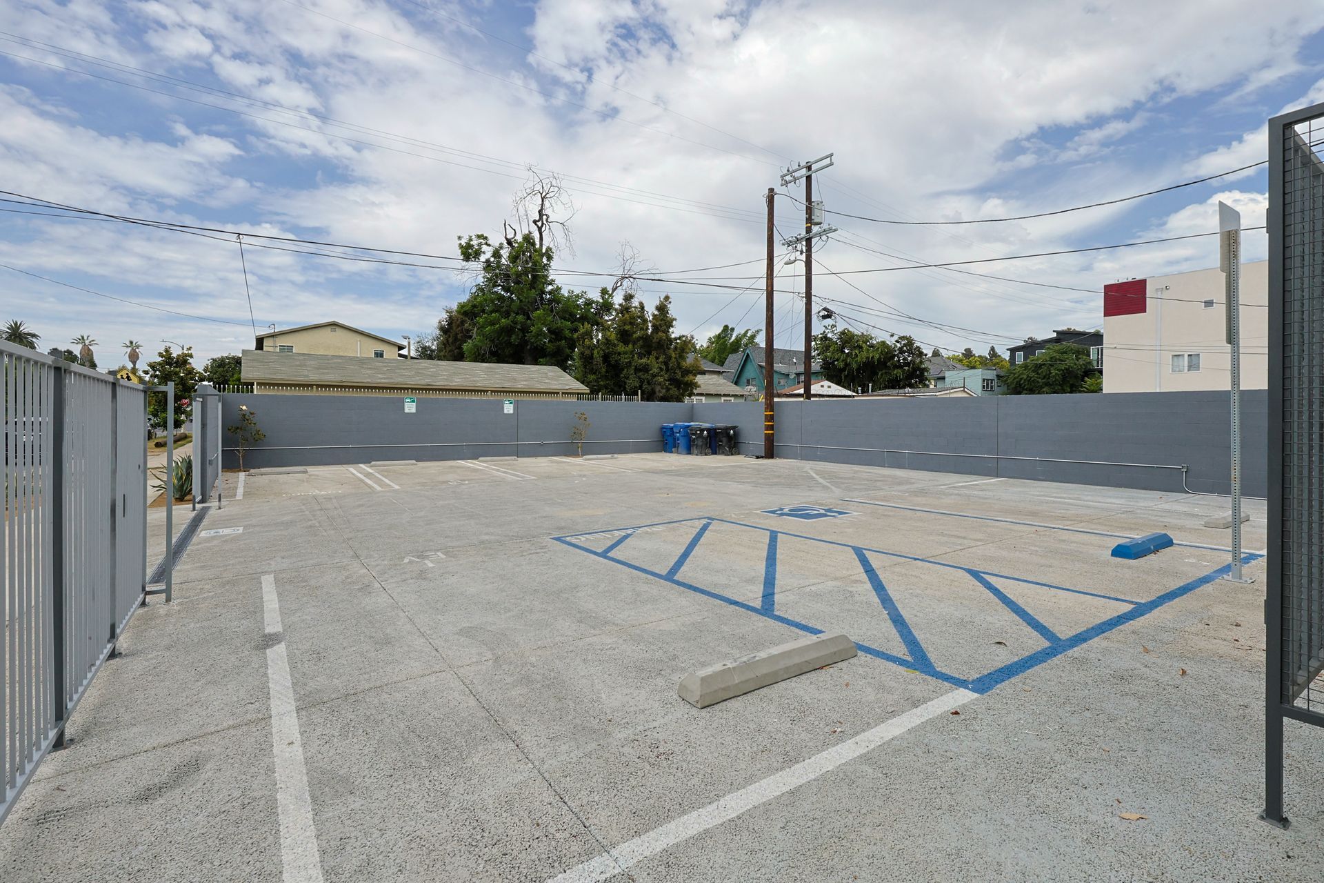 This image shows playing area on the roof of the house.