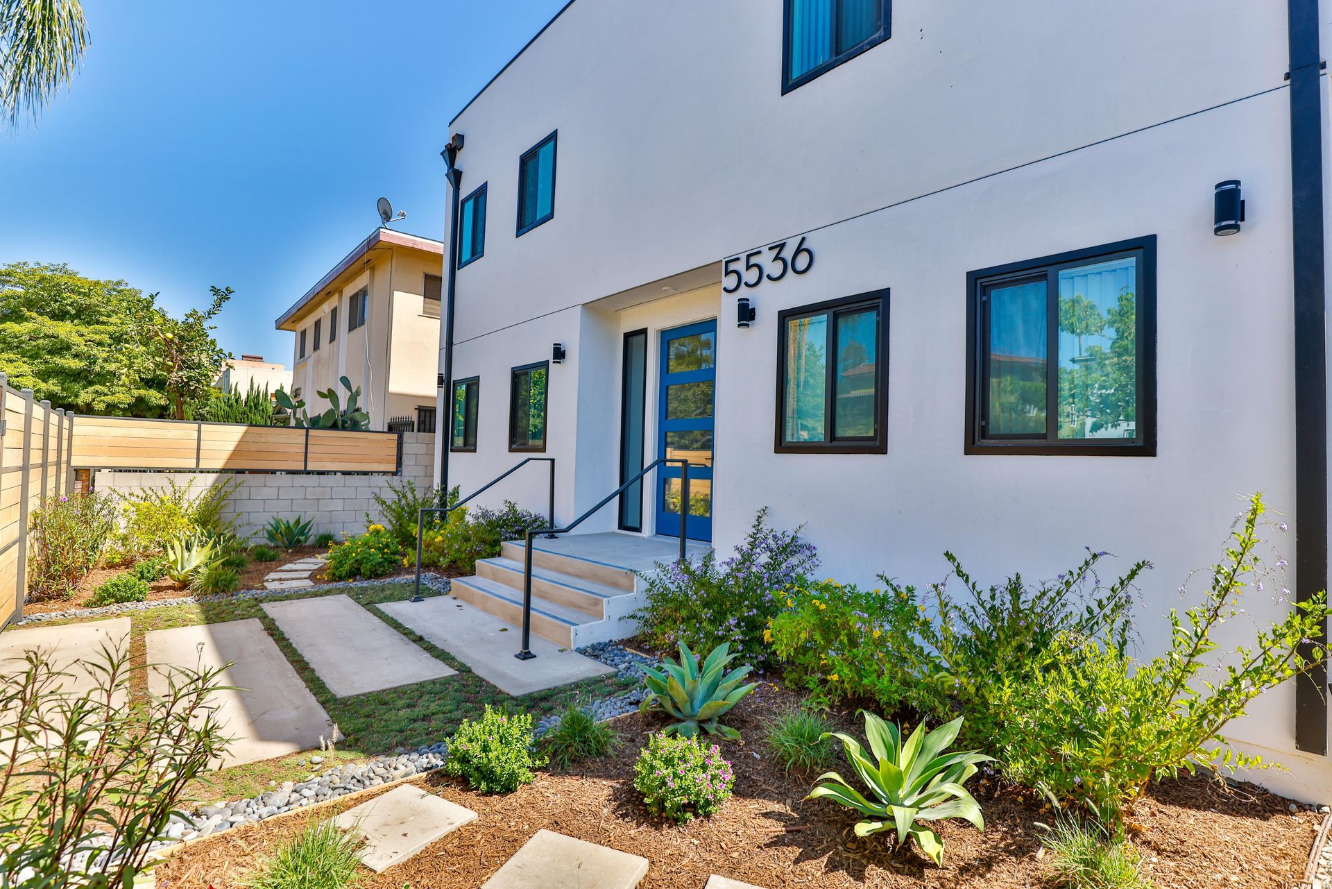 5536 Lexington Exterior