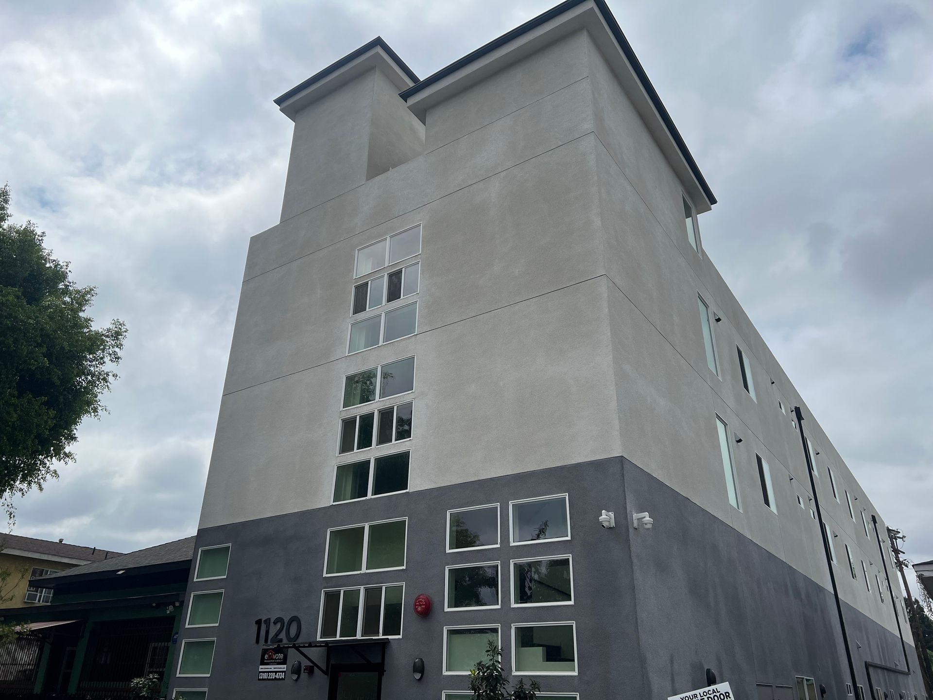 1120 25th St Exterior