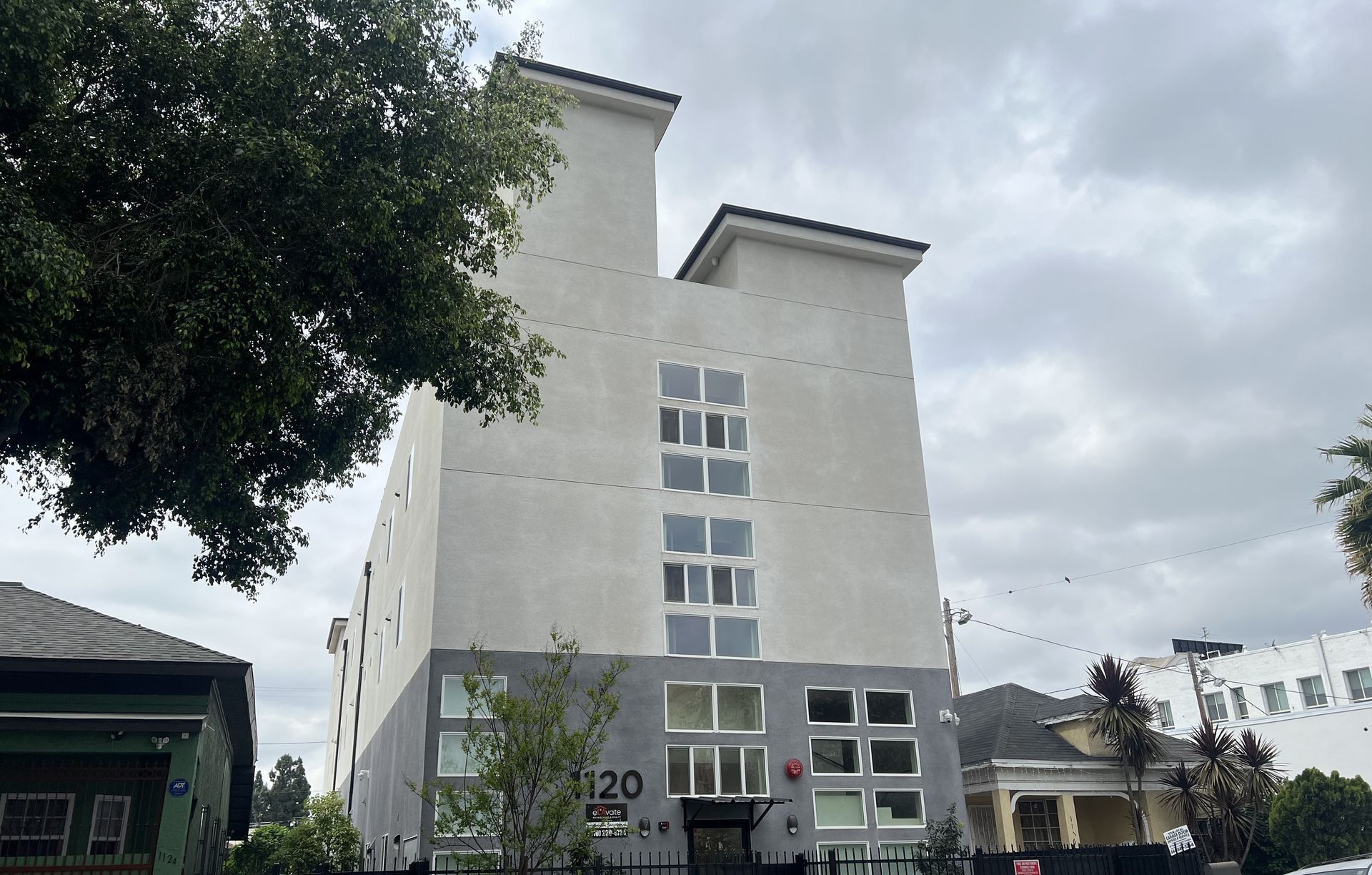 1120 25th St Exterior