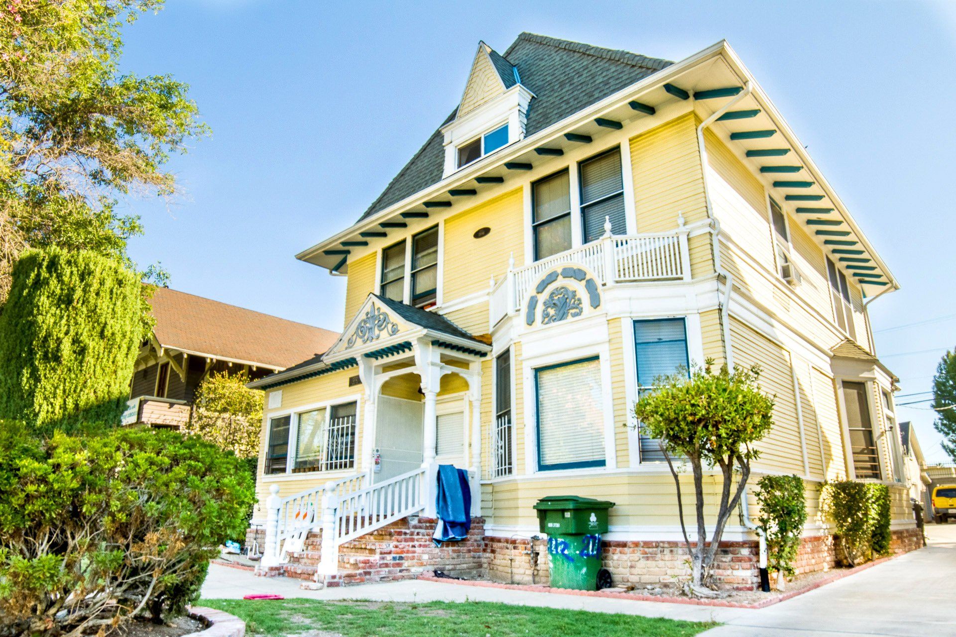 This image showing a beautiful house in different colours.