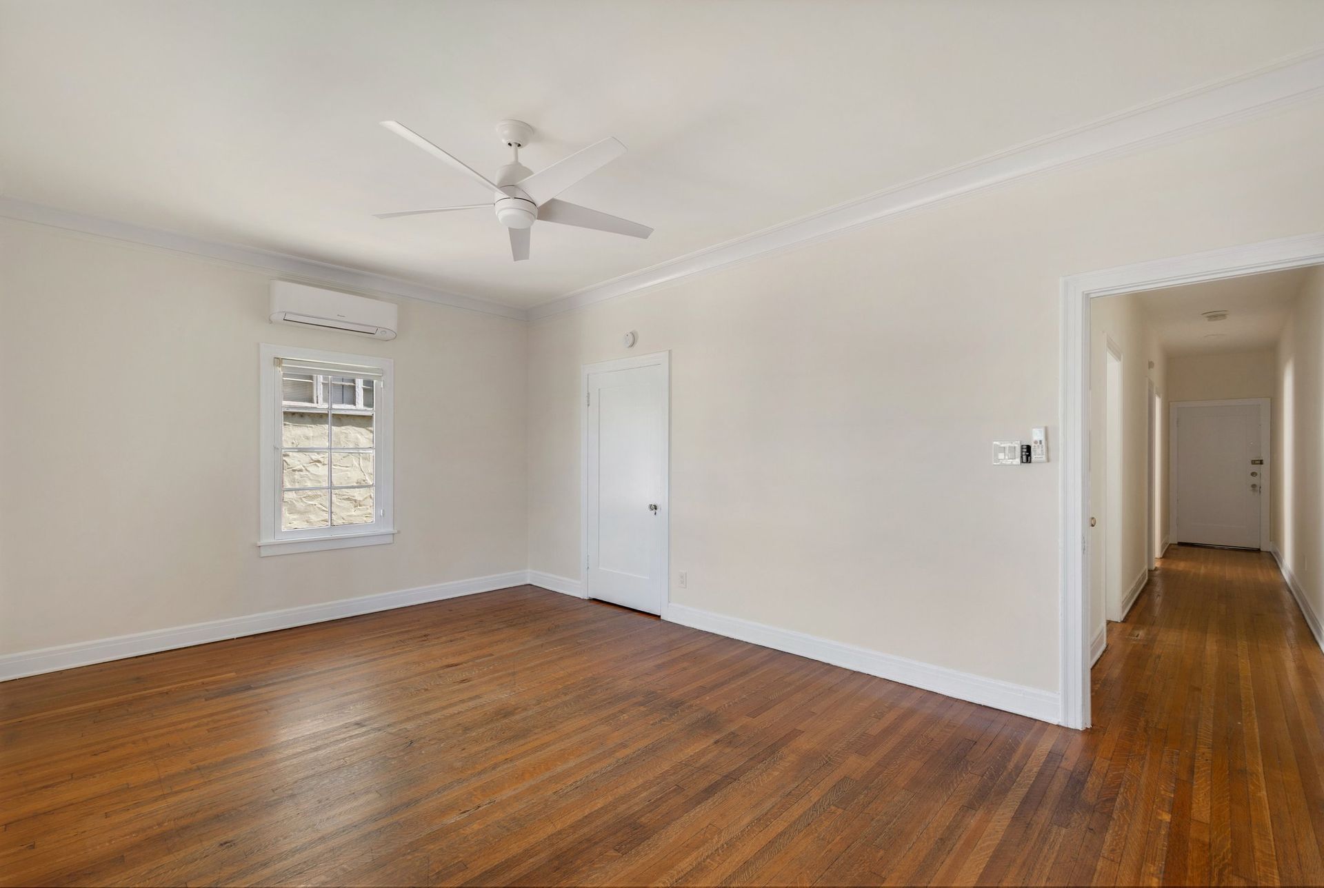 2818 Ellendale Living Room