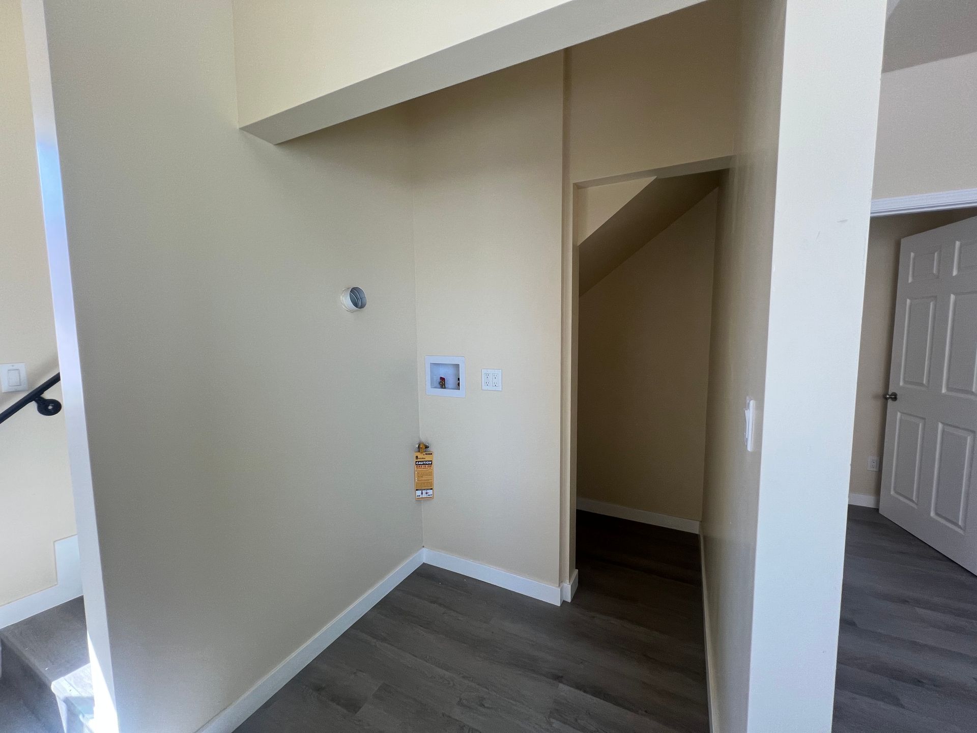 1535 80 St Washer Dryer Hookup