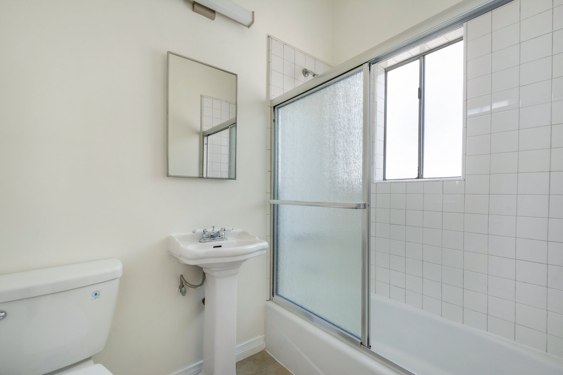 2818 Ellendale Living Room