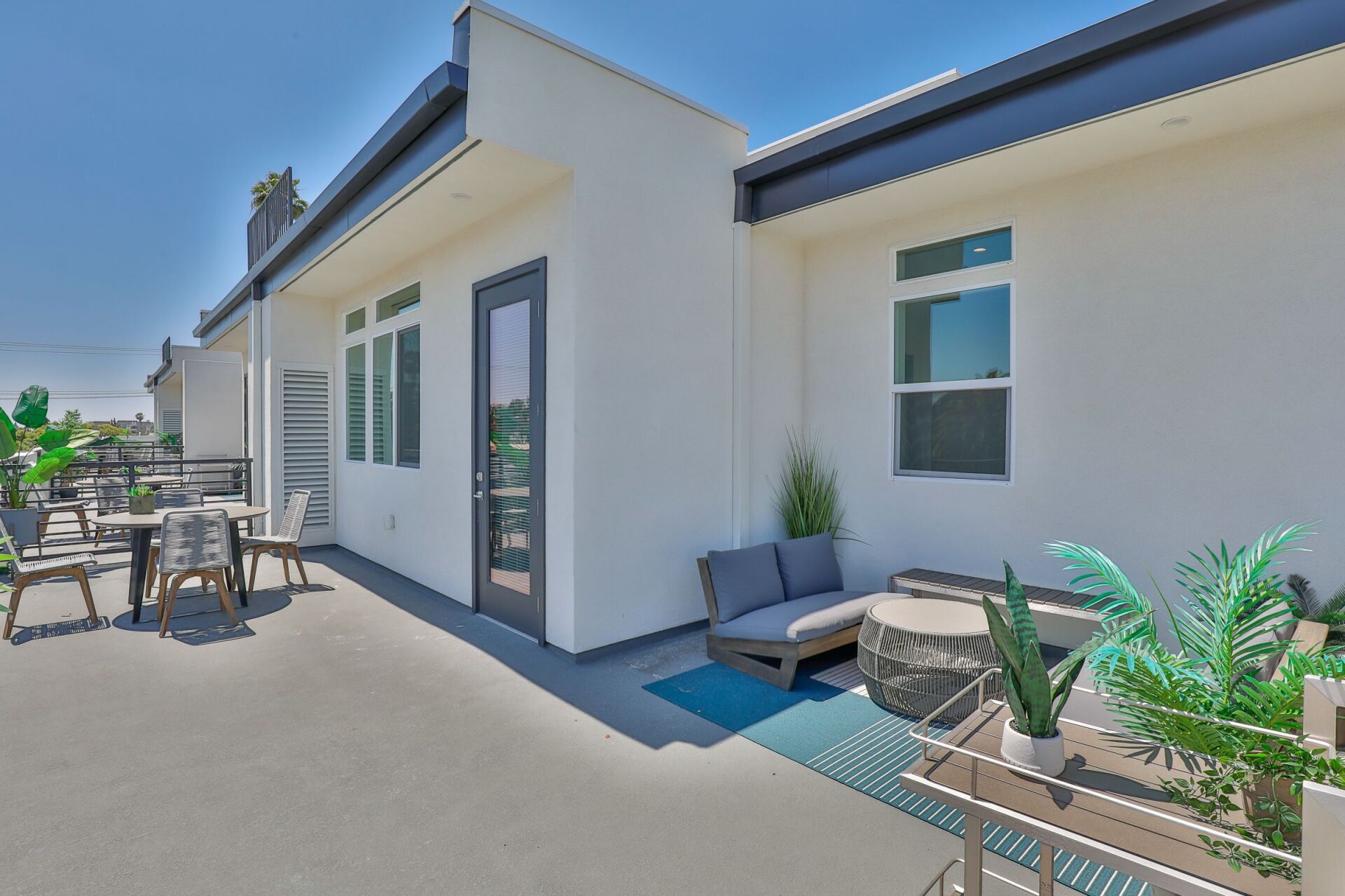 this image shows the best luxury house with white and light blue theme