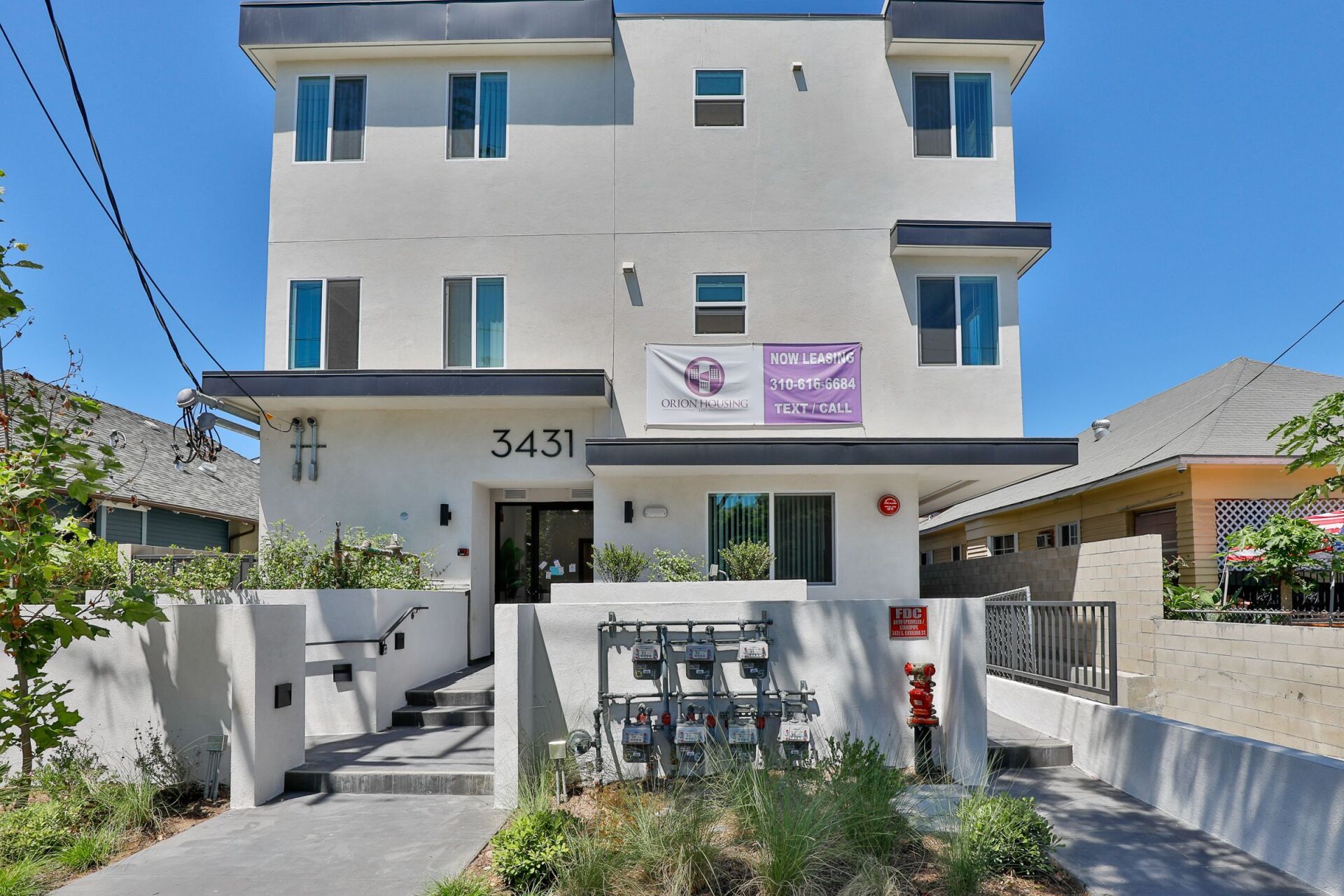 Link to 3431 Catalina Street page