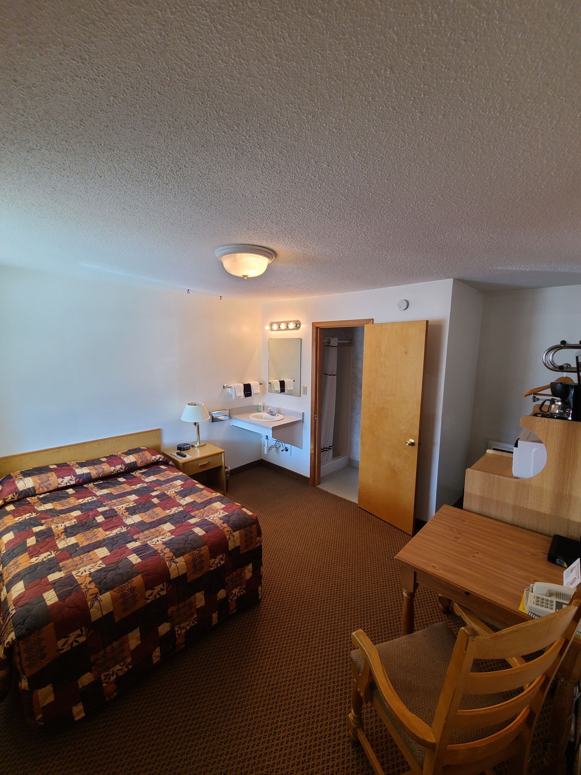 Rooms | B & B Motel | Montana