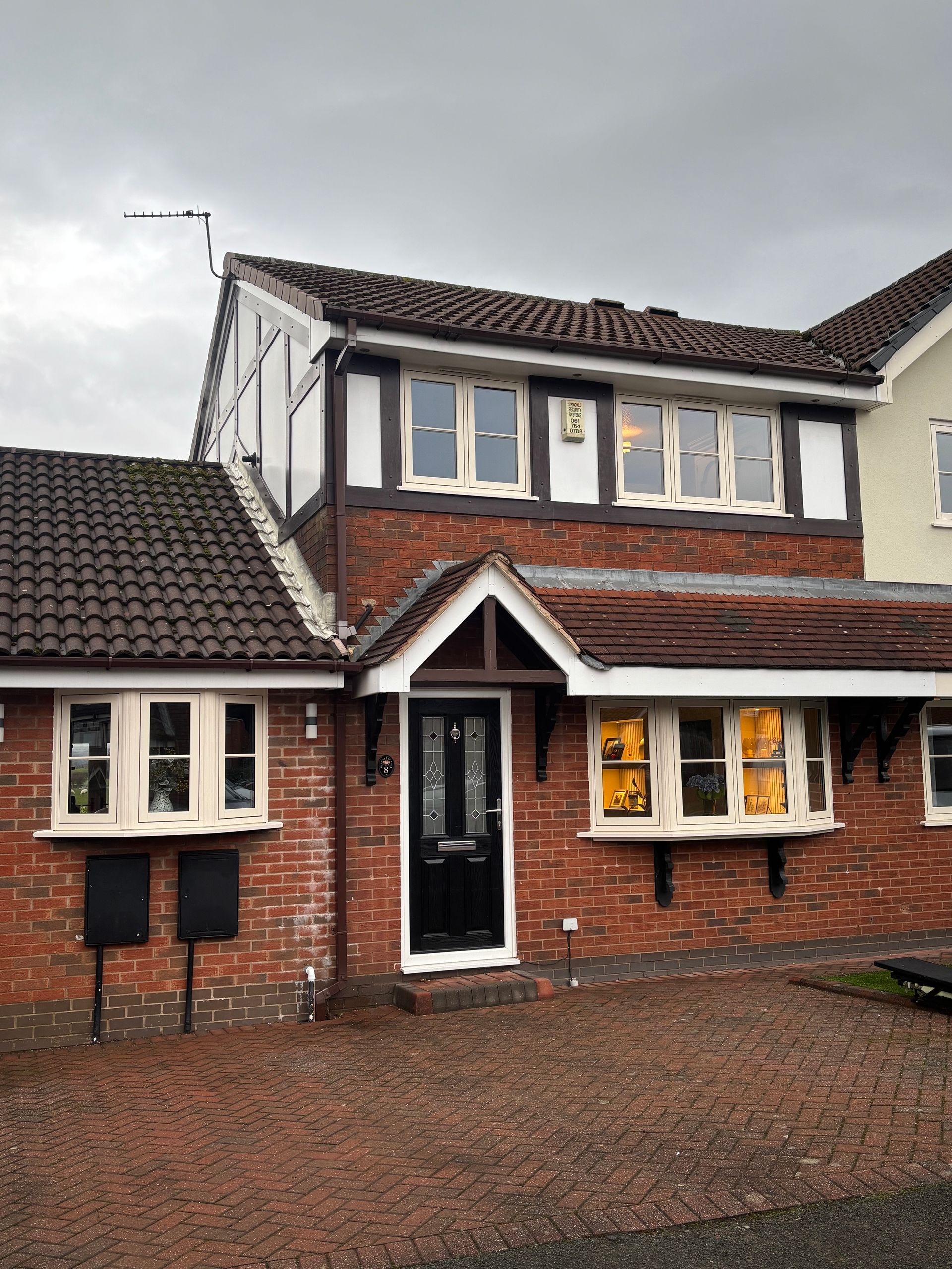 UPVC TIMBRLOOK DOUBLE GLAZED WNDOWS IN MIDDLETON MANCHESTER