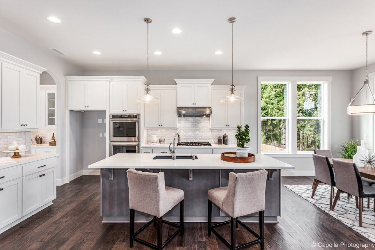 Noyes Homes | New Custom Homes | Beaverton, Oregon | Home kitchen | counter tops | kitchen island |