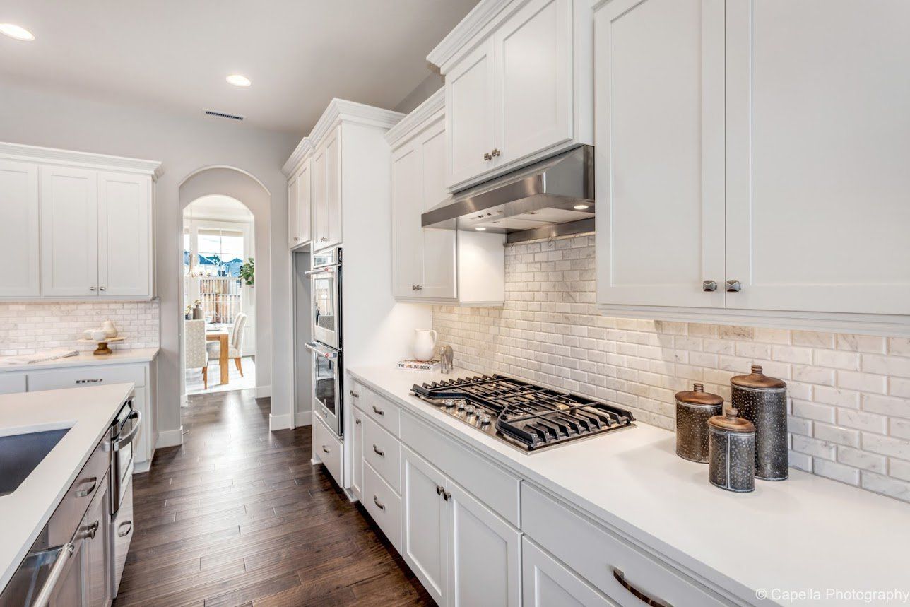 Noyes Homes | New Custom Homes | Beaverton, Oregon | Home kitchen | counter tops | kitchen island |