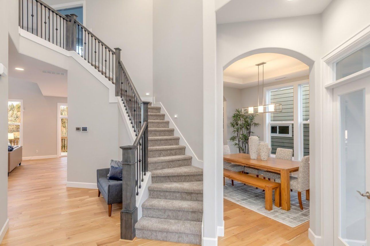 Noyes Homes | New Custom Homes | Beaverton, Oregon | Home living area | dinning room | entertainment room |