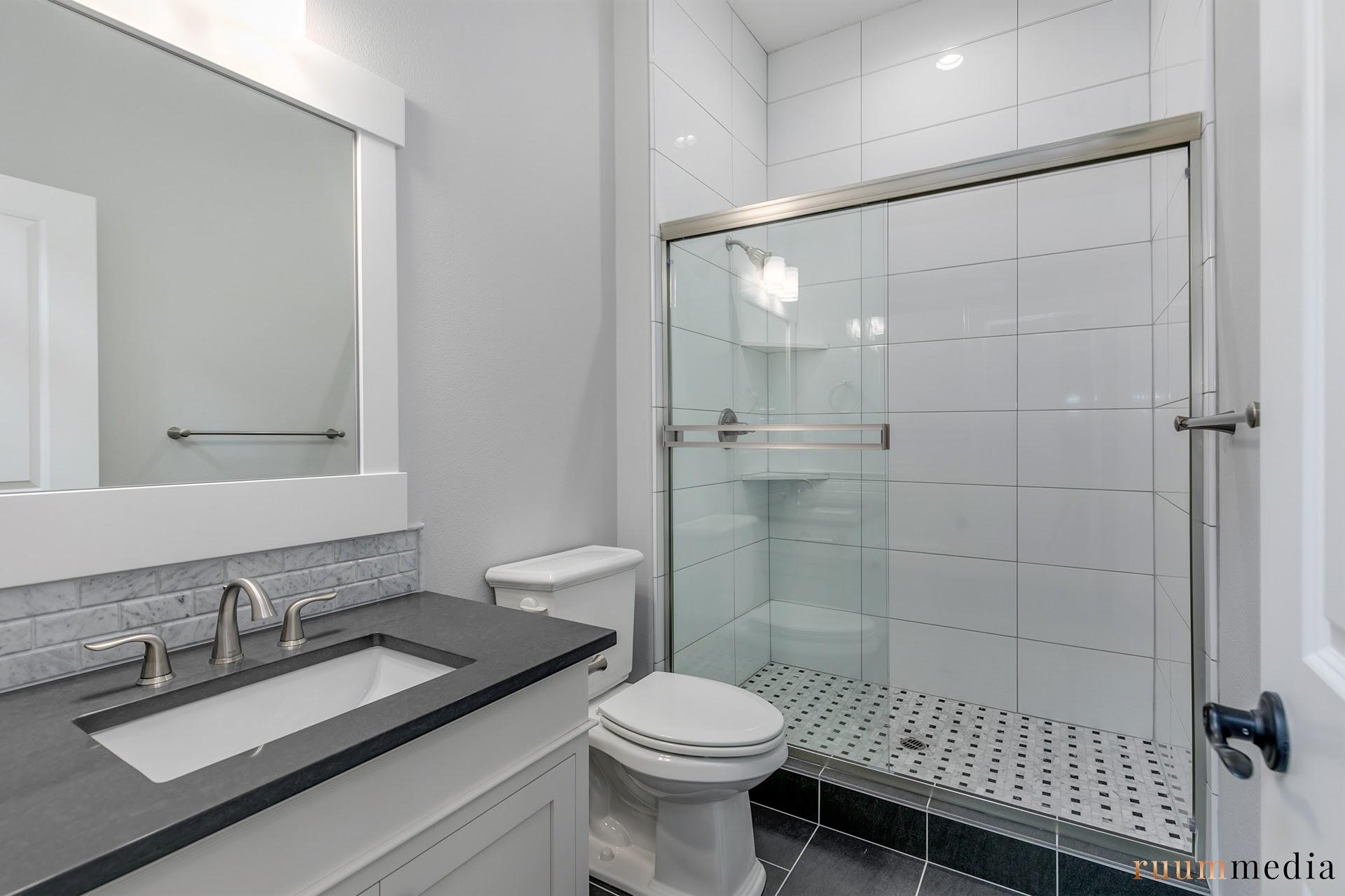 Noyes Homes | New Custom Homes | Beaverton, Oregon | Home interior | Master bathroom |