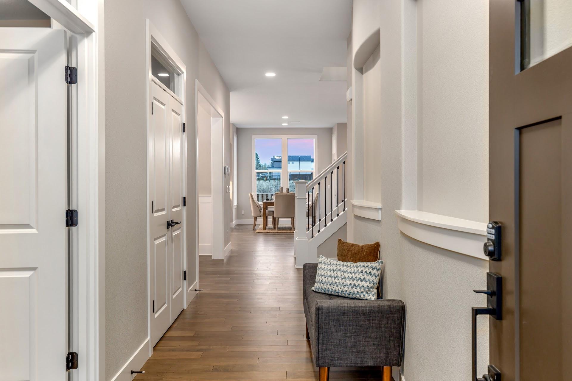 Noyes Homes | New Custom Homes | Beaverton, Oregon | Home living area | dinning room | entertainment room |