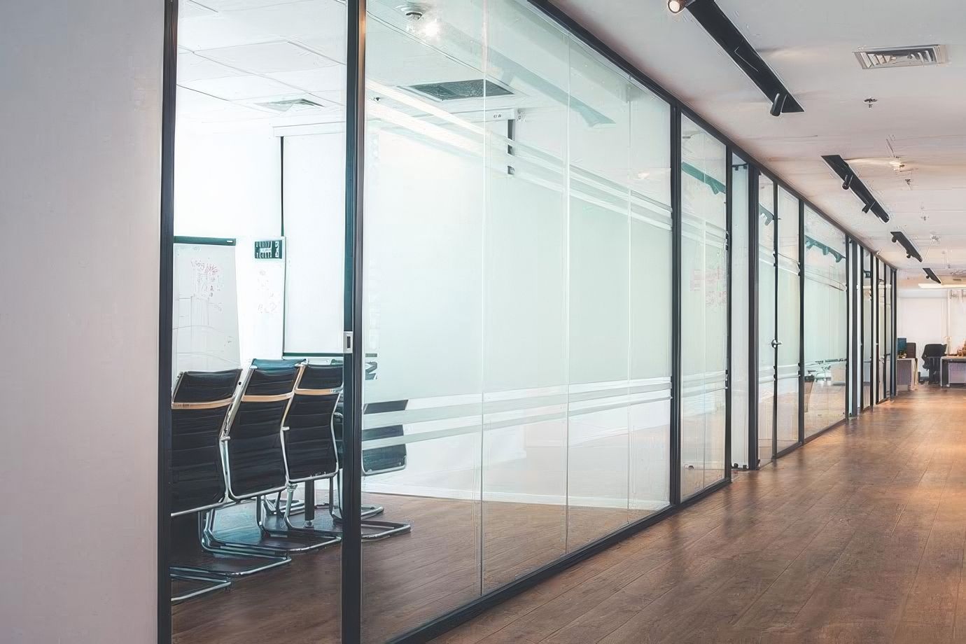 Line Systems Glass Slim Hamilton