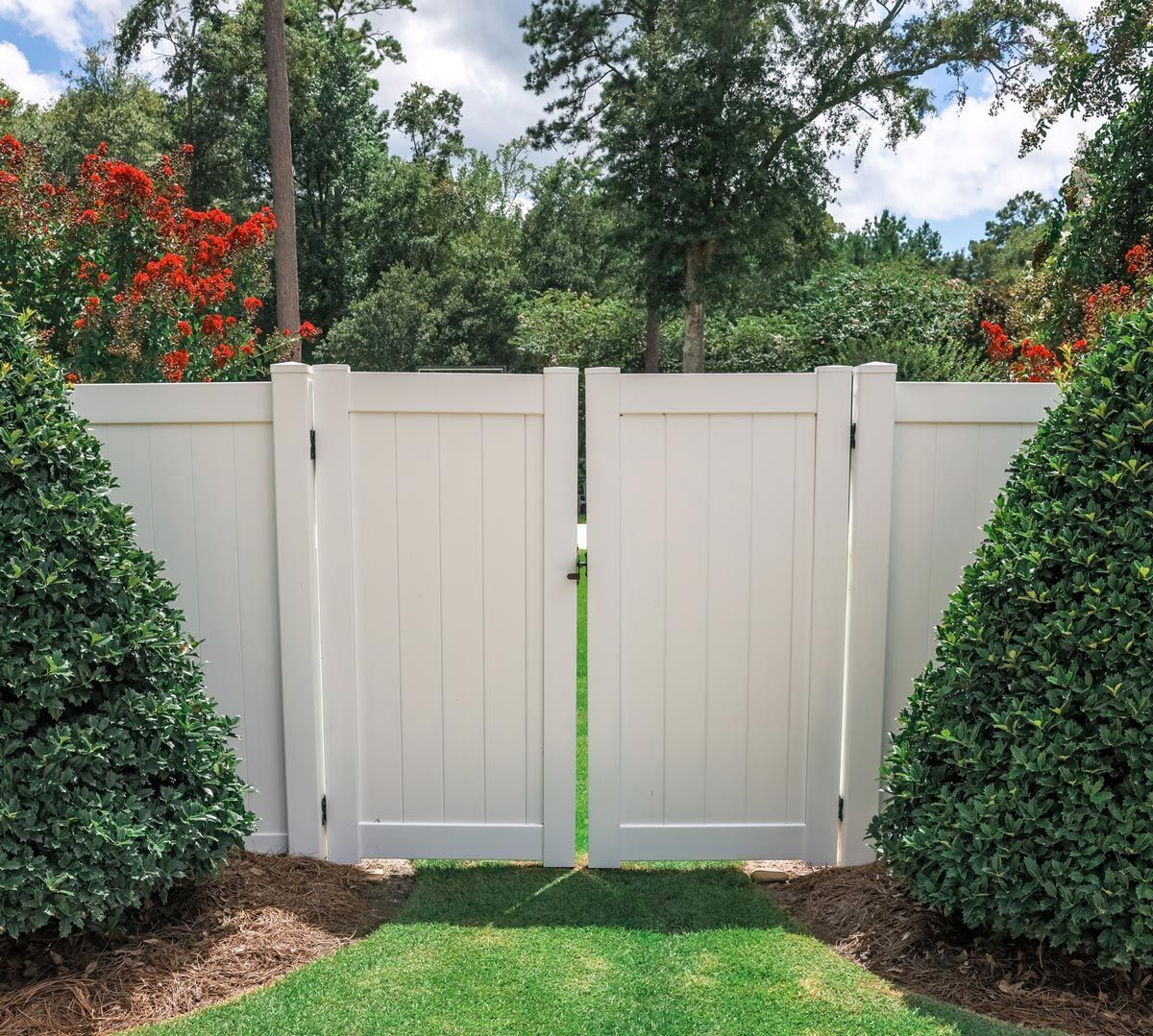 House White Door Gate — Labelle, FL — Sosa's Fence LLC