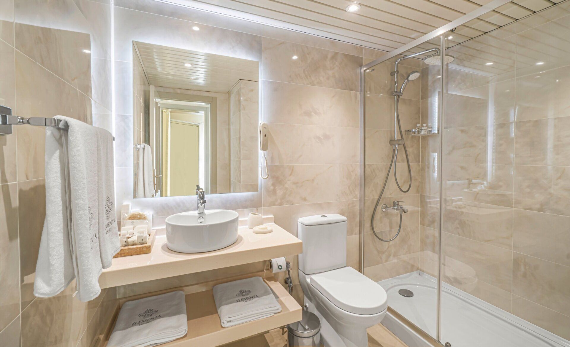 Elementa Boutique Hotel, Suite Bathroom