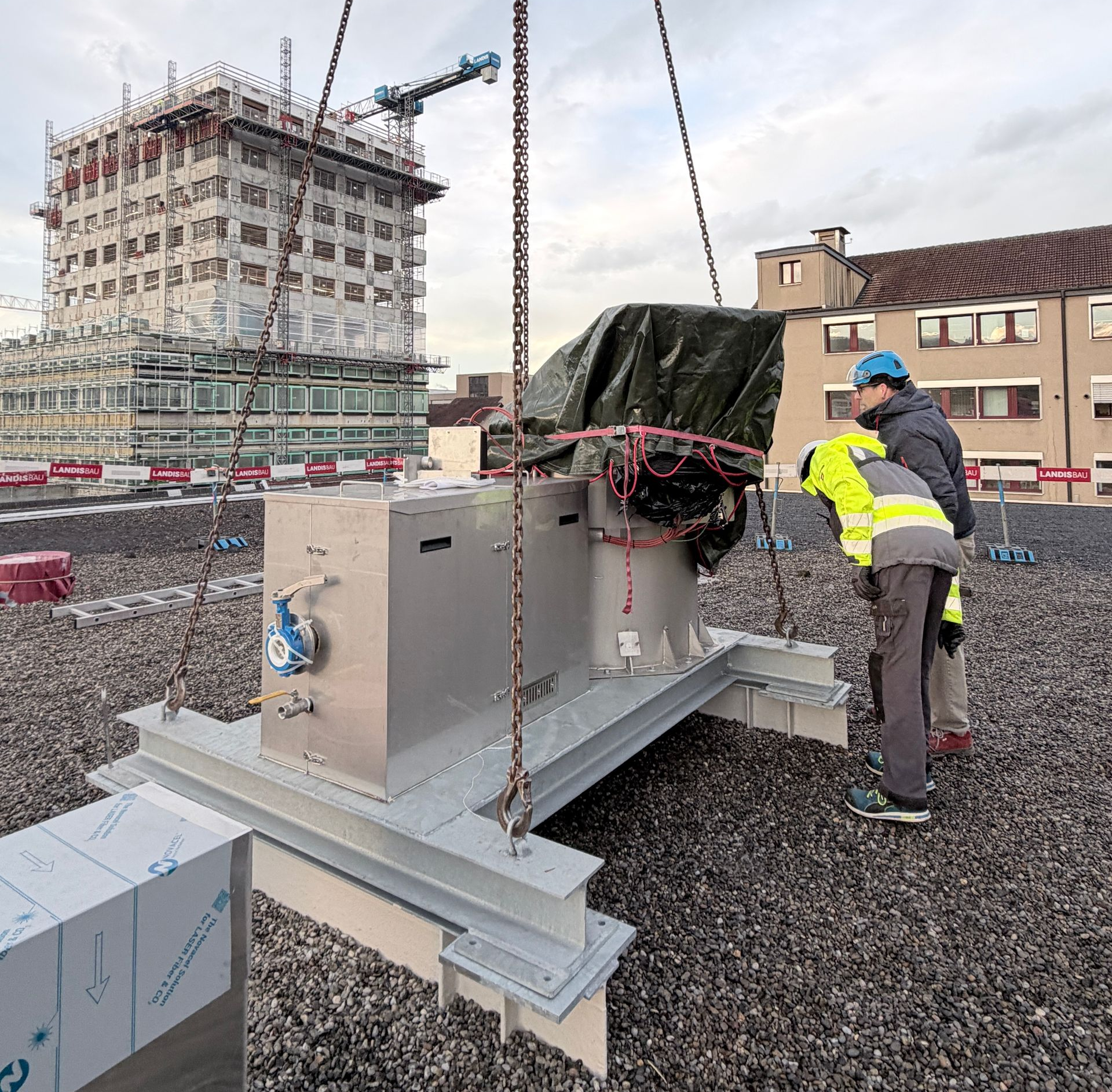 Installation der Dach-Anlagen