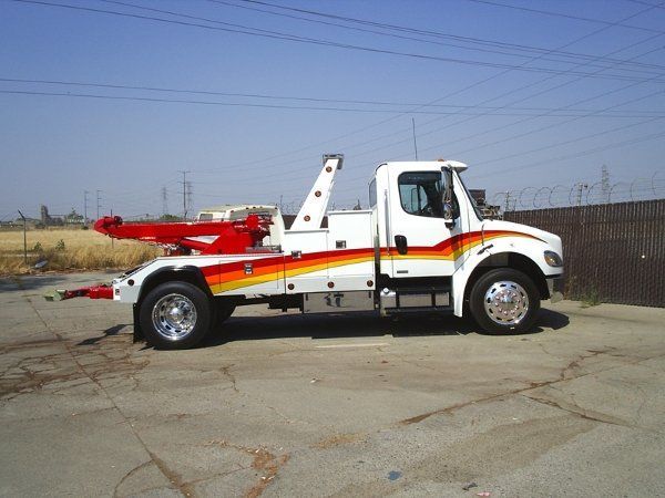 Custom Wrecker — Sacramento, CA — Kearney's Truck Painting