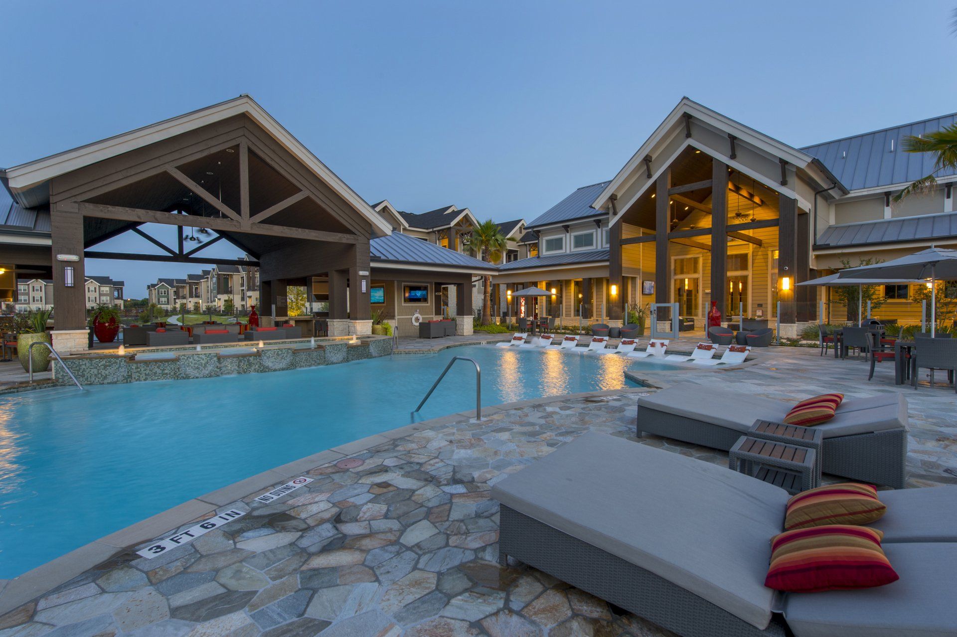 Resort Pool | Elite 99