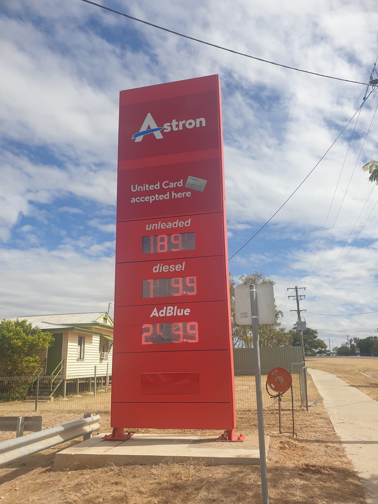A red sign that says astron on it