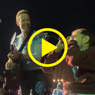 Wheelchair User Crowd Surfs & Sings with Coldplay in Dublin