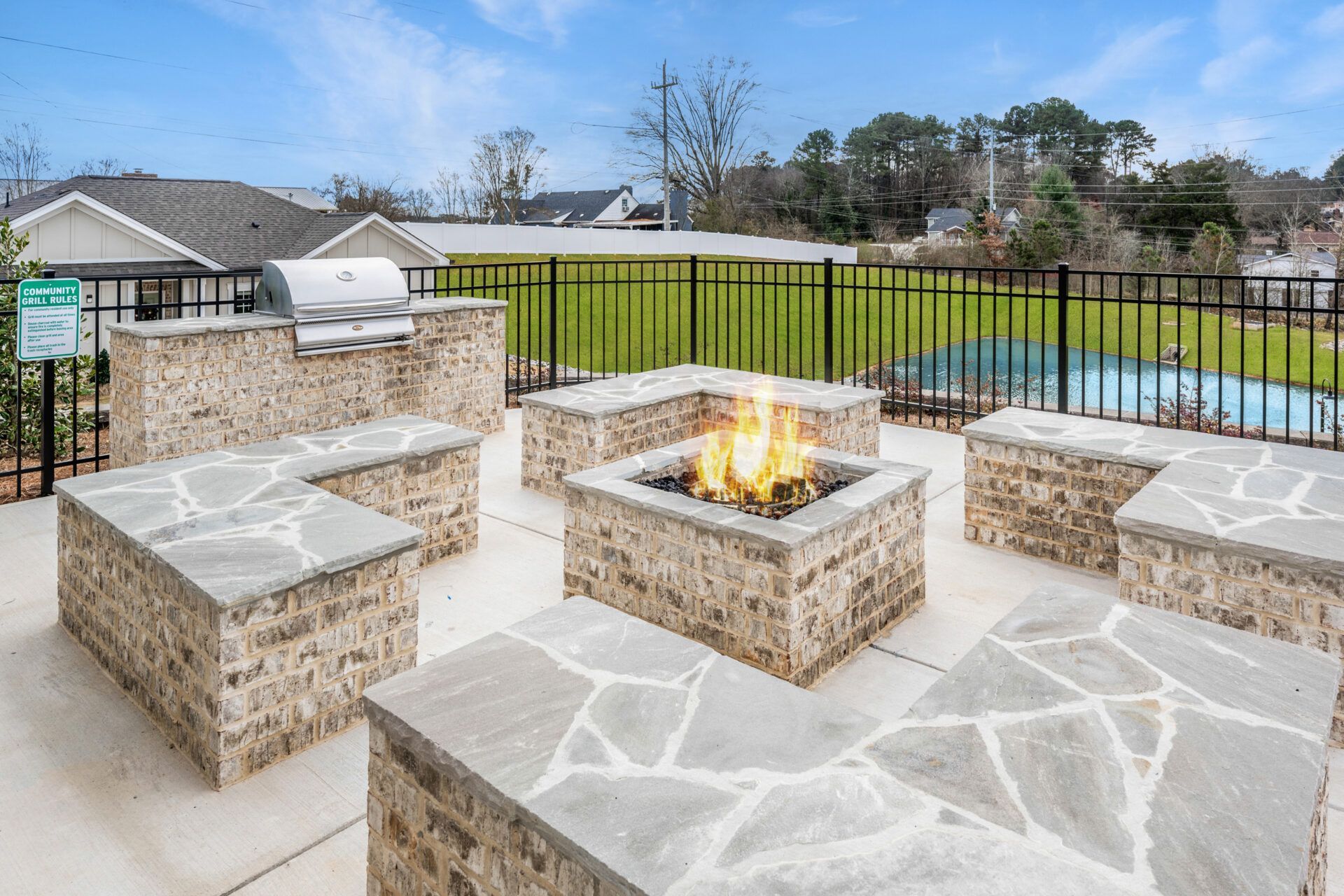 fire pit area at Forest Hill Villas in Chattanooga, TN.