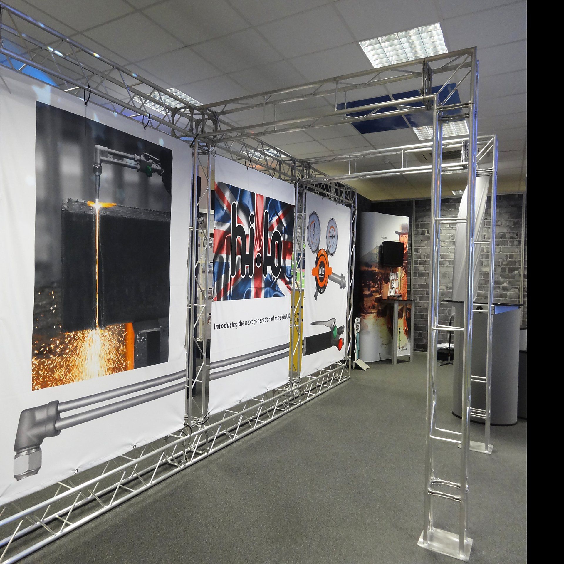 Truss gantry Banners