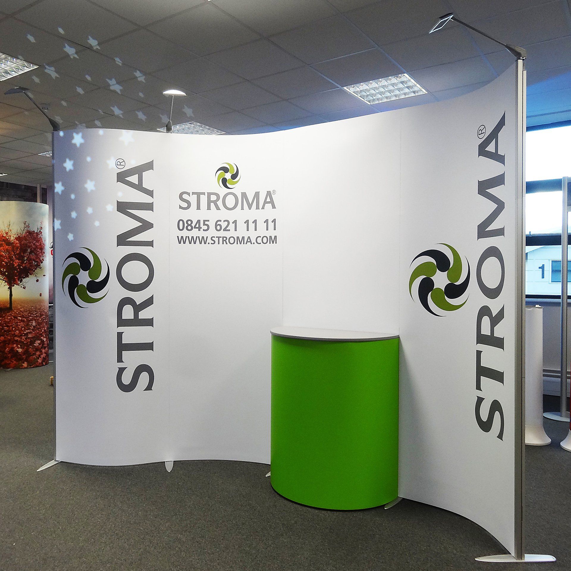 ISO Frame Wave Exhibition Stand