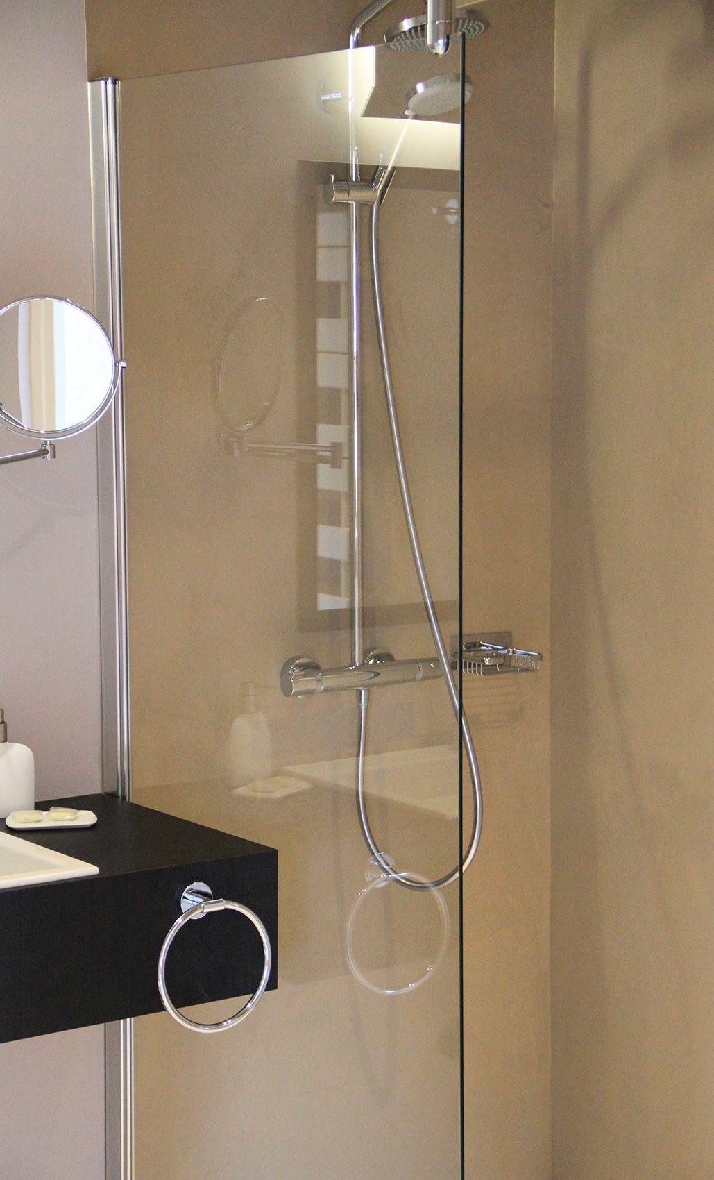 Salle de bain de la chambre Piment proposée à l'hôtel restaurant situe en Val de Loire