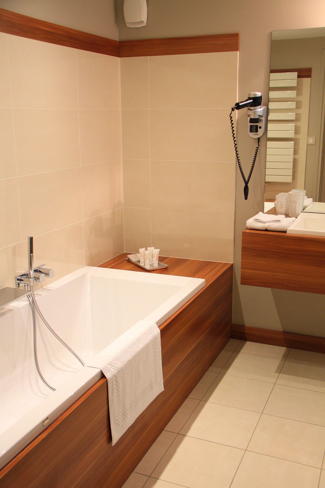 Salle de bain de la chambre Plume proposée à l'hôtel restaurant situe en Val de Loire